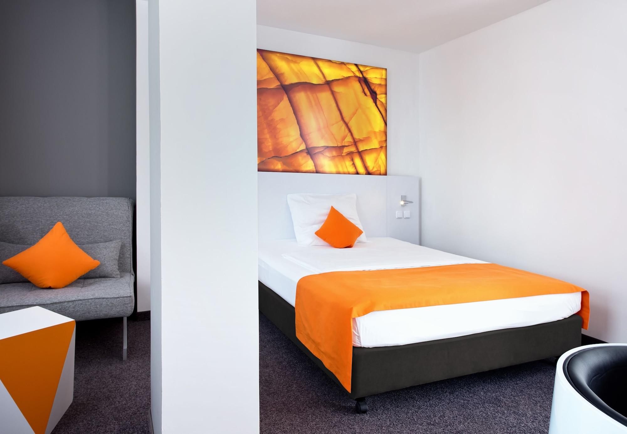 Wyndham Garden Duesseldorf City Centre Koenigsallee Exterior photo